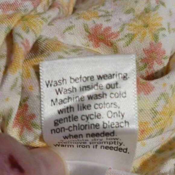 NEW High Rise Ruffle Tiered Short 2.5" Yellow Multi Floral Size S‎ - Picture 8 of 8